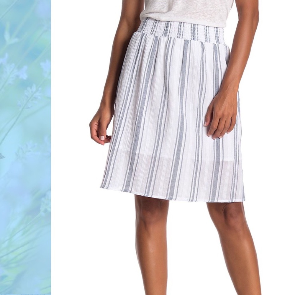 🌕 SOLD. 🐚 White & Blue 100% Cotton Woven Skirt